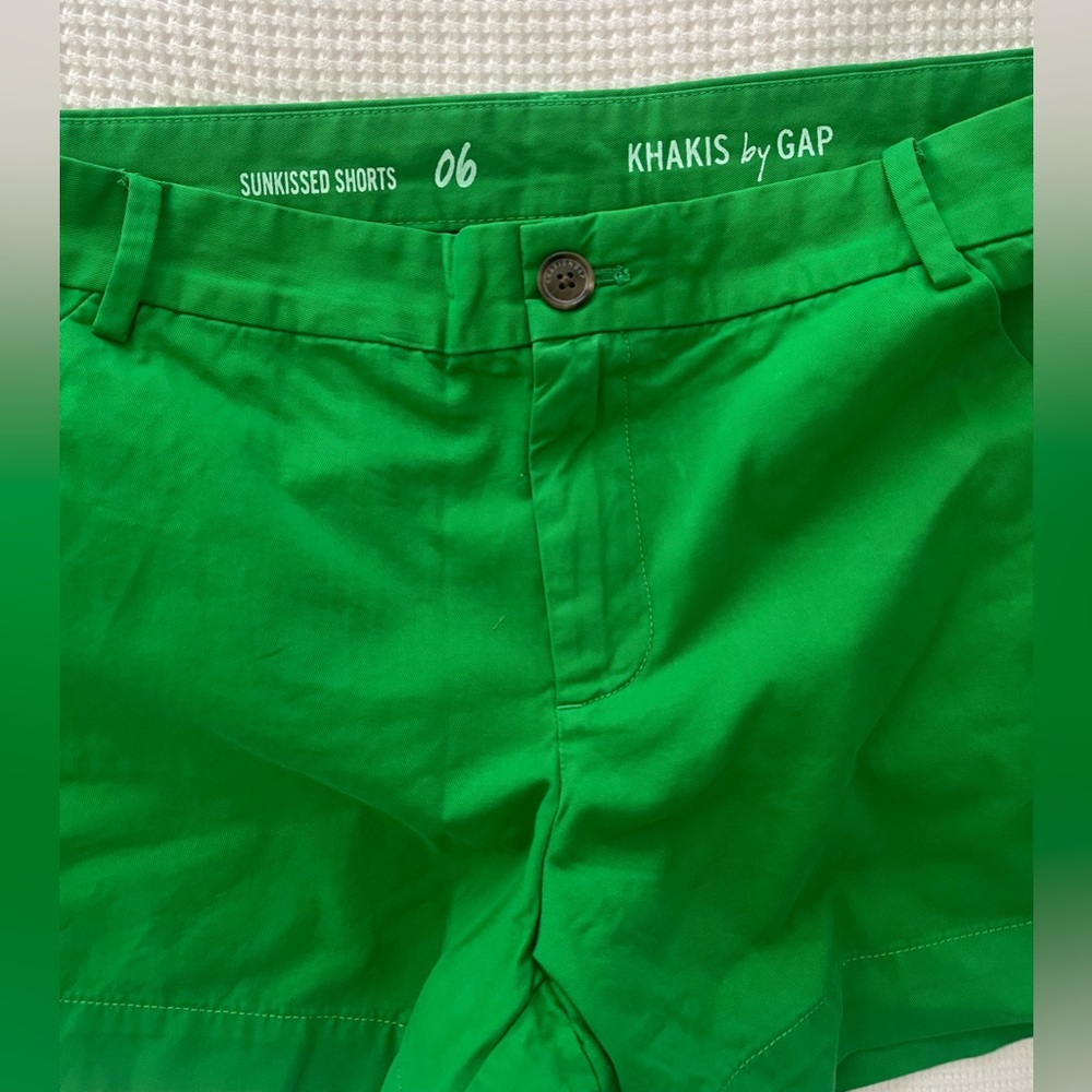 Gap chino shorts. NWT